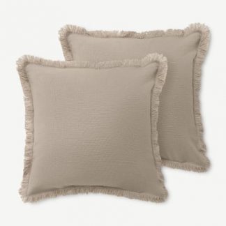 Frill cream cushion